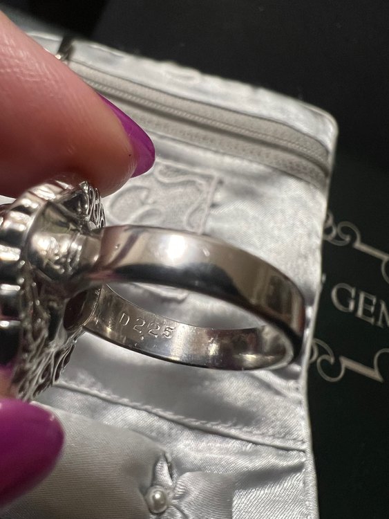 ルビーリング（宝石）の商品画像 - 査定依頼日：2023年10月28日 - 最高査定価格：1,000,000円