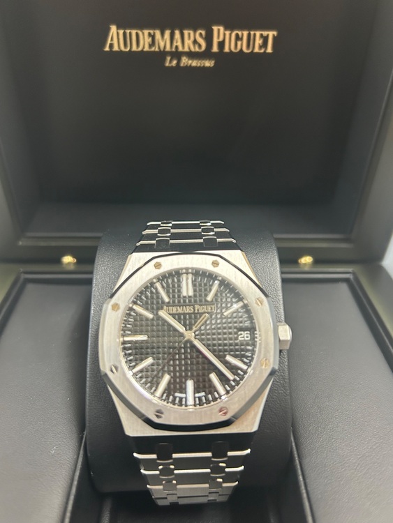 オーデマピゲ ロイヤルオーク 15515s（高級時計）の商品画像 - 査定依頼日：2025年10月18日 - 最高査定価格：6,350,000円