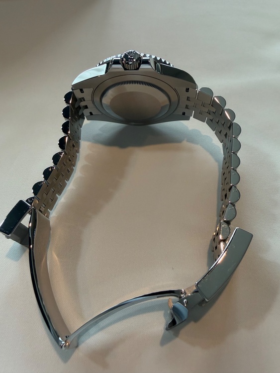 ロレックス GMTマスター 126710blrn（高級時計）の商品画像 - 査定依頼日：2026年3月29日 - 最高査定価格：3,750,000円