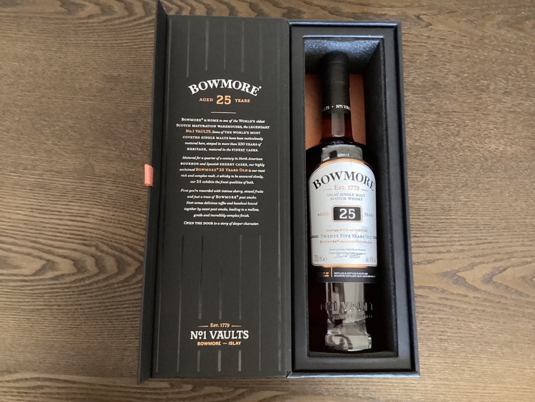 BOWMORE 25（お酒）の商品画像 - 査定依頼日：2026年2月21日 - 最高査定価格：60,000円