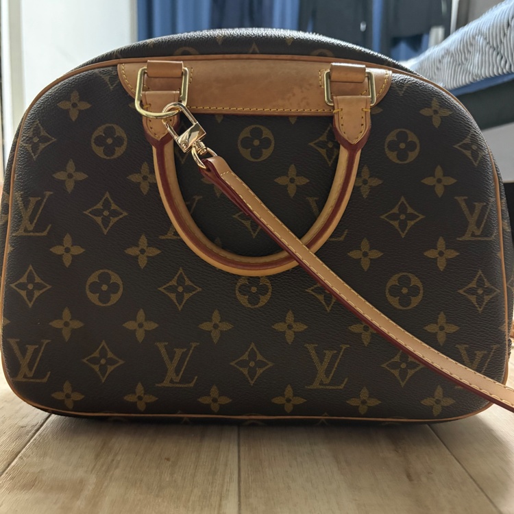 トゥルービル（ブランドバッグ）の商品画像 - 査定依頼日：2025年12月12日 - 最高査定価格：70,000円