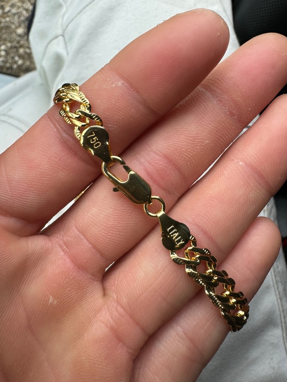 Italy750ネックレス（金・貴金属）の商品画像 - 査定依頼日：2025年11月6日 - 最高査定価格：300,000円