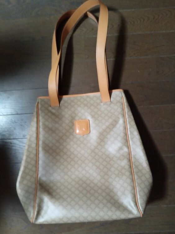 セリーヌ  （ブランドバッグ）の商品画像 - 査定依頼日：2025年10月18日 - 最高査定価格：18,000円