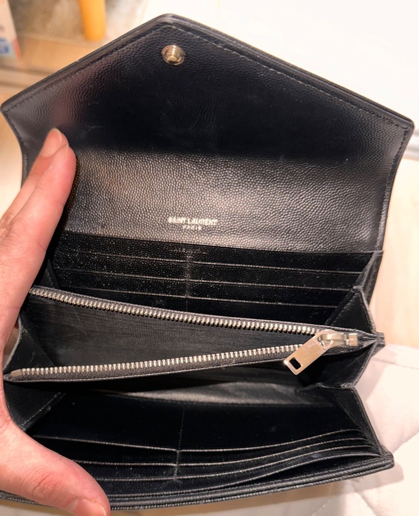 イブサンローラン  （ブランドバッグ）の商品画像 - 査定依頼日：2025年11月24日 - 最高査定価格：45,000円