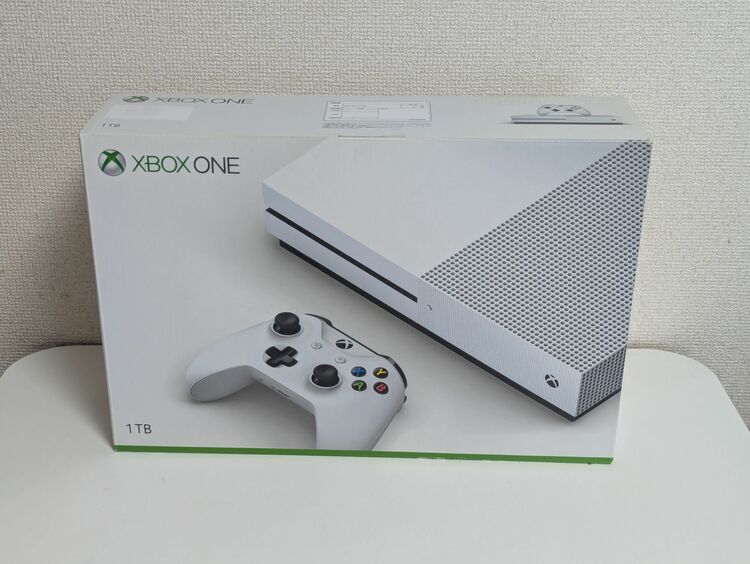 Xbox One S　１TB（ゲーム機本体・ゲームソフト）の商品画像 - 査定依頼日：2025年9月20日 - 最高査定価格：6,000円
