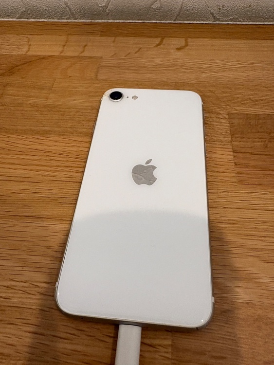 iPhone SE 第二世代（スマホ）の商品画像 - 査定依頼日：2026年4月25日 - 最高査定価格：10,000円