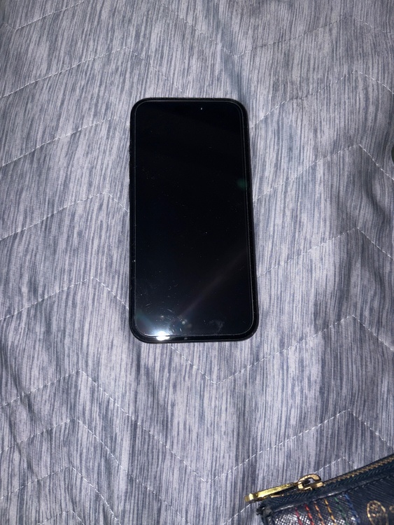 iPhone iPhone 15 128GB Softbank（スマホ）の商品画像 - 査定依頼日：2026年9月28日 - 最高査定価格：64,000円