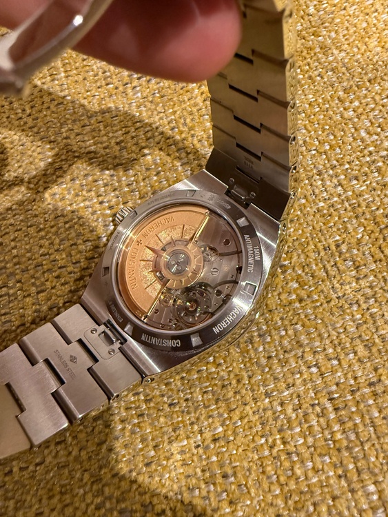 ヴァシュロン コンスタンタン オーヴァーシーズ （高級時計）の商品画像 - 査定依頼日：2026年2月21日 - 最高査定価格：3,700,000円