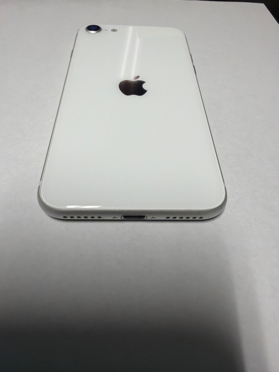 iPhone SE2 64GB SIMフリー（スマホ）の商品画像 - 査定依頼日：2026年4月20日 - 最高査定価格：13,000円