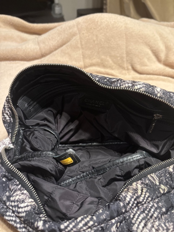 ココマークチェーンショルダー　ナイロン（ブランドバッグ）の商品画像 - 査定依頼日：2026年2月13日 - 最高査定価格：250,000円