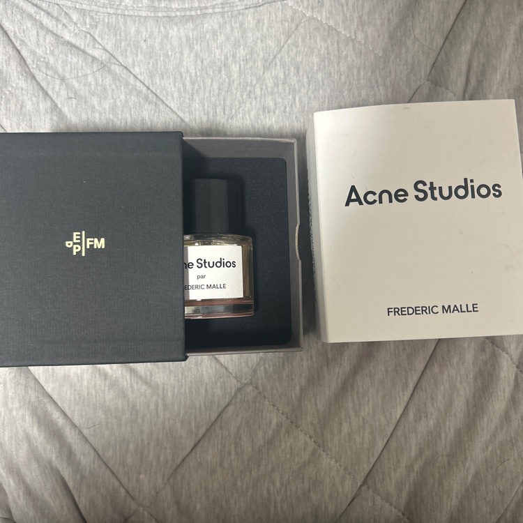 acne studios frederic malle（古着・ファッション）の商品画像 - 査定依頼日：2026年1月28日 - 最高査定価格：12,000円
