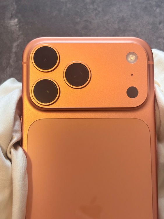 iPhone iPhone 17 Pro Max 512GB SIMフリー（スマホ）の商品画像 - 査定依頼日：2026年6月8日 - 最高査定価格：189,000円