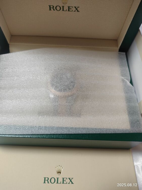 ロレックス ヨットマスター 12662（高級時計）の商品画像 - 査定依頼日：2025年8月12日 - 最高査定価格：2,100,000円