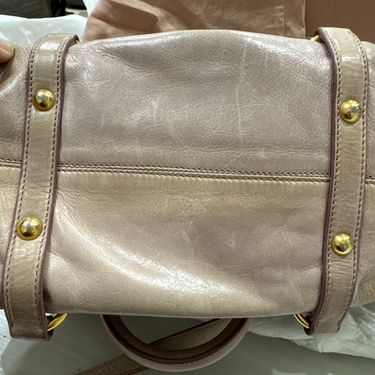 ミュウミュウ  （ブランドバッグ）の商品画像 - 査定依頼日：2025年11月28日 - 最高査定価格：40,000円