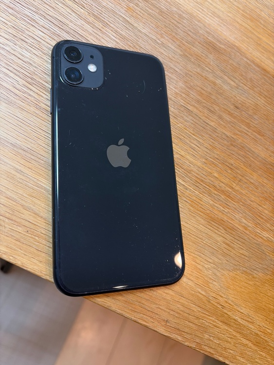 iPhone11 64GB Softbank（スマホ）の商品画像 - 査定依頼日：2026年5月11日 - 最高査定価格：100,000円