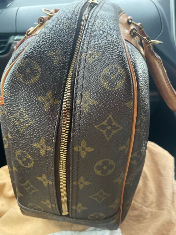 ドーヴィール（ブランドバッグ）の商品画像 - 査定依頼日：2024年12月29日 - 最高査定価格：35,000円