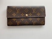 ポルトフォイユ　サラ（ブランド財布・小物）の商品画像 - 査定依頼日：2025年9月27日 - 最高査定価格：16,000円