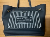 M28351  ネヴァーフル　インサイドアウト　MM  ブラック/モノグラム（ブランドバッグ）の商品画像 - 査定依頼日：2026年1月9日 - 最高査定価格：360,000円