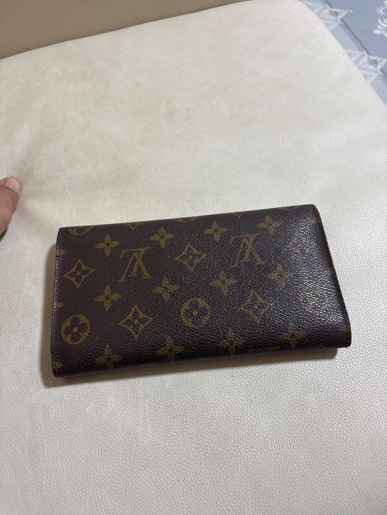 長財布（ブランド財布・小物）の商品画像 - 査定依頼日：2025年12月2日 - 最高査定価格：10,000円