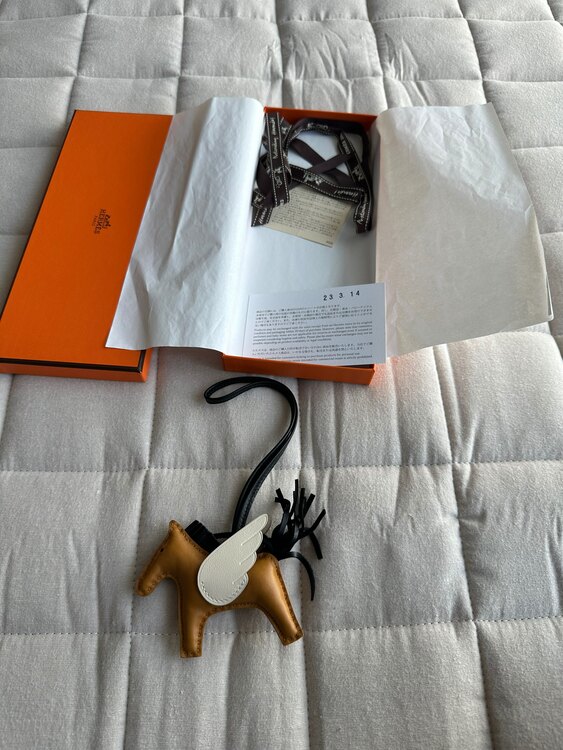 ロデオ　チャーム（ブランド財布・小物）の商品画像 - 査定依頼日：2025年4月4日 - 最高査定価格：50,000円