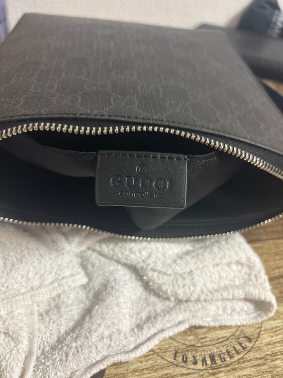 GUCCIスプリームggメッセンジャー（ブランドバッグ）の商品画像 - 査定依頼日：2025年4月20日 - 最高査定価格：100,000円