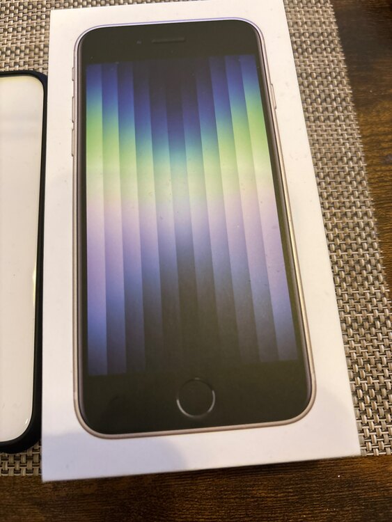 iPhone SE (第 3 世代) 64GB SIMフリー（スマホ）の商品画像 - 査定依頼日：2025年4月7日 - 最高査定価格：30,000円