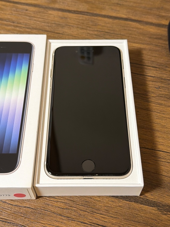 iPhone SE (第 3 世代) 64GB au（スマホ）の商品画像 - 査定依頼日：2026年3月8日 - 最高査定価格：20,000円