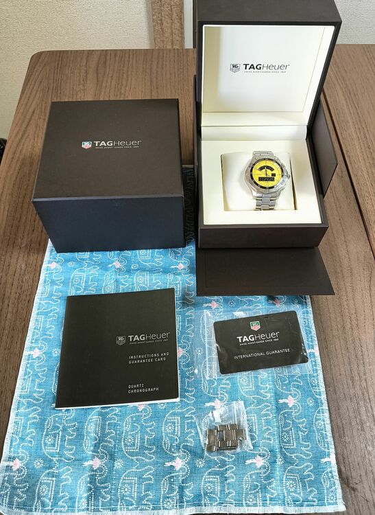 アクアレーサー　クロノタイマー　限定イエロー（高級時計）の商品画像 - 査定依頼日：2025年11月26日 - 最高査定価格：160,000円