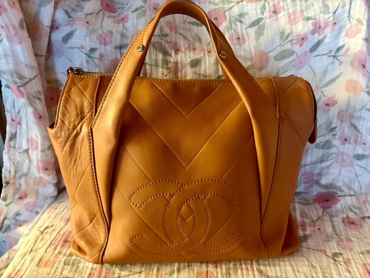 シェブロン　ハンドバッグ（ブランドバッグ）の商品画像 - 査定依頼日：2026年4月24日 - 最高査定価格：120,000円