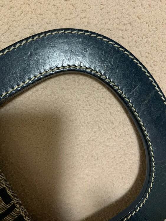 フェンディ  （ブランドバッグ）の商品画像 - 査定依頼日：2025年1月7日 - 最高査定価格：15,000円