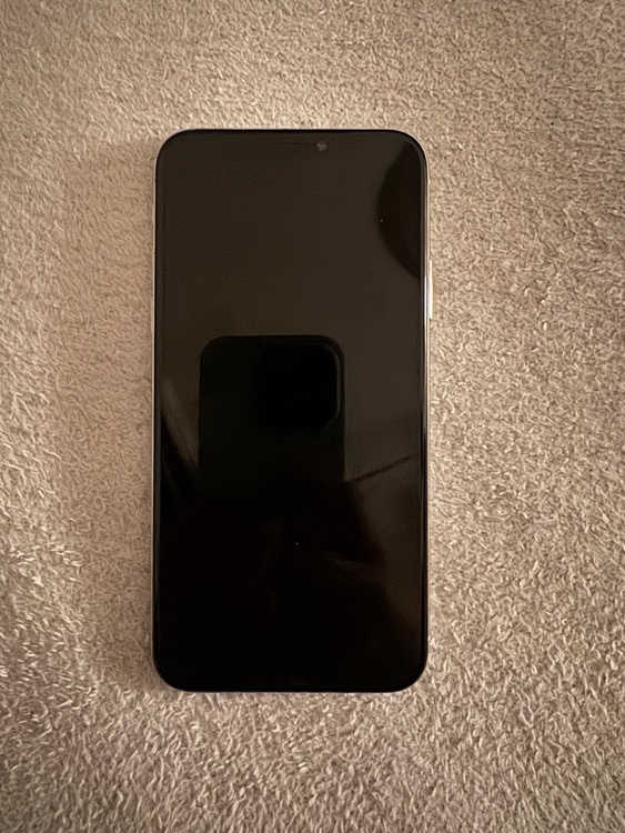 iPhoneX 64GB au（スマホ）の商品画像 - 査定依頼日：2026年4月7日 - 最高査定価格：12,000円