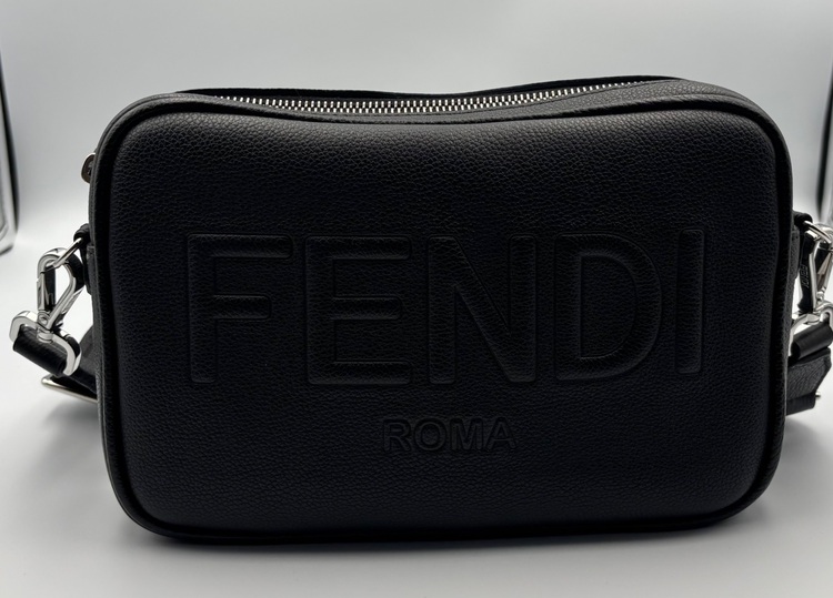 フェンディ  （ブランドバッグ）の商品画像 - 査定依頼日：2025年8月5日 - 最高査定価格：100,000円