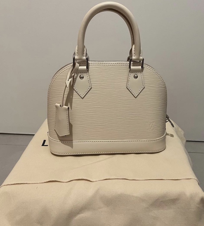 アルマ（ブランドバッグ）の商品画像 - 査定依頼日：2026年1月15日 - 最高査定価格：200,000円