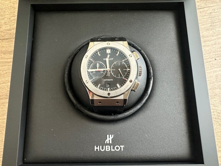 ウブロ クラシックフュージョン （高級時計）の商品画像 - 査定依頼日：2025年5月4日 - 最高査定価格：700,000円