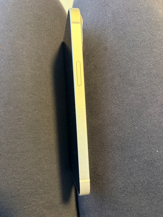 iPhone（スマホ）の商品画像 - 査定依頼日：2026年2月24日 - 最高査定価格：36,000円