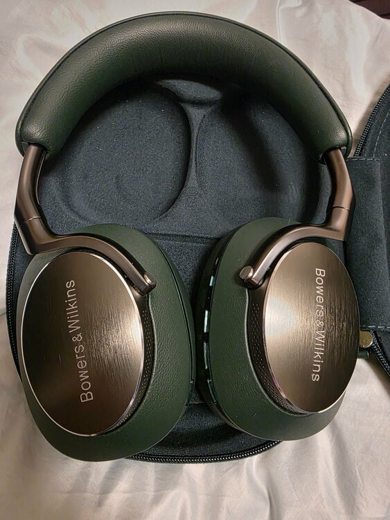 Bowers&Wilkins px8（オーディオ・スピーカー）の商品画像 - 査定依頼日：2026年2月14日 - 最高査定価格：31,000円