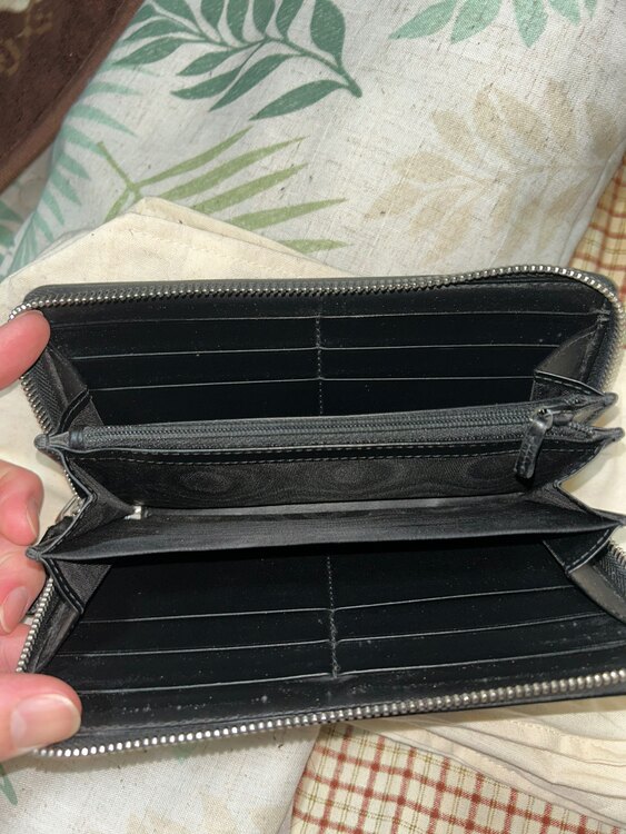 長財布ラウンドファスナー メンズ ブランド GUCCI GGスプリーム ジップア（ブランド財布・小物）の商品画像 - 査定依頼日：2025年1月11日 - 最高査定価格：10,000円