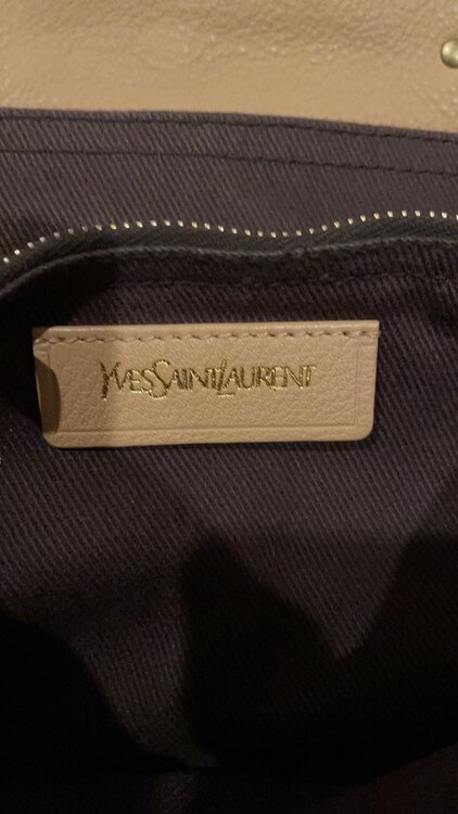 イブサンローラン  （ブランドバッグ）の商品画像 - 査定依頼日：2025年4月24日 - 最高査定価格：32,000円