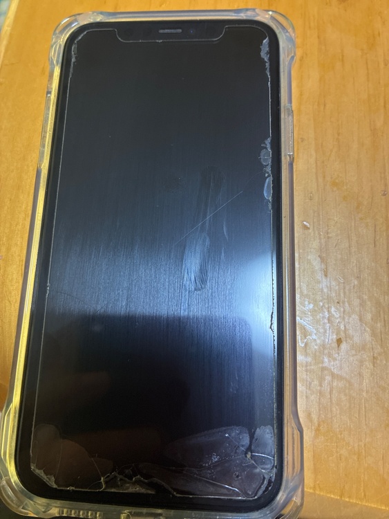 iPhone11 64GB docomo（スマホ）の商品画像 - 査定依頼日：2026年3月26日 - 最高査定価格：15,000円