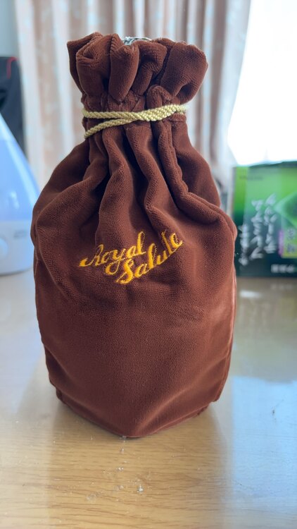 ウイスキー シーバスリーガル （お酒）の商品画像 - 査定依頼日：2025年1月23日 - 最高査定価格：1,500円