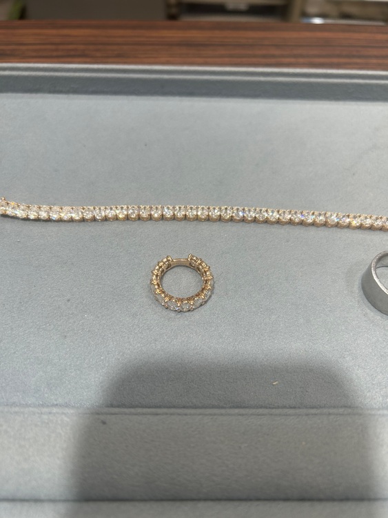 写真で添付します（宝石）の商品画像 - 査定依頼日：2025年10月28日 - 最高査定価格：1,500,000円