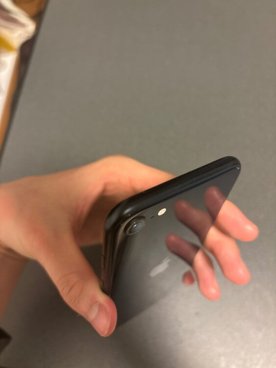 アイフォンse第3世代（スマホ）の商品画像 - 査定依頼日：2025年3月29日 - 最高査定価格：20,000円