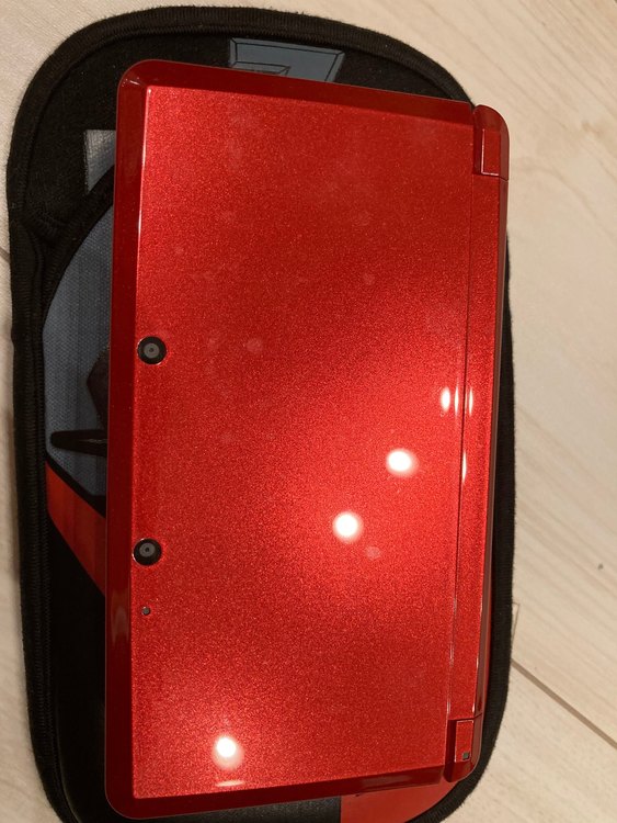 ニンテンドー3DS 赤（ゲーム機本体・ゲームソフト）の商品画像 - 査定依頼日：2022年9月23日 - 最高査定価格：3,500円