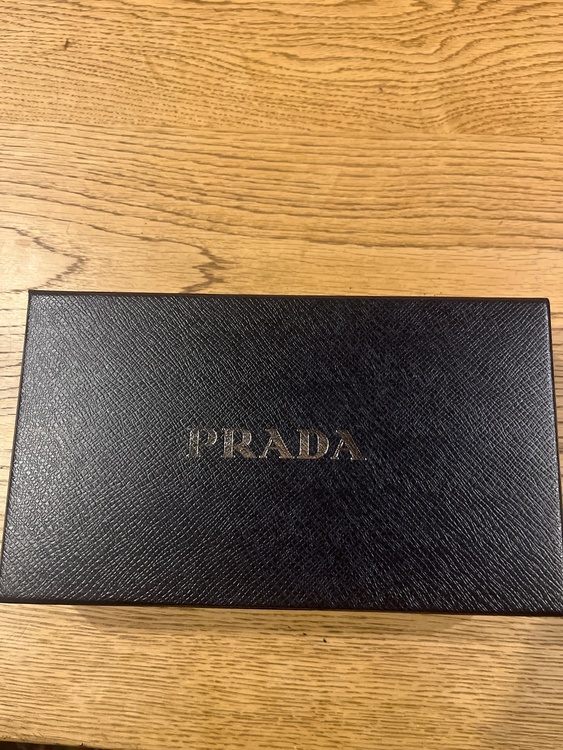 プラダ  （ブランドバッグ）の商品画像 - 査定依頼日：2026年1月9日 - 最高査定価格：33,000円