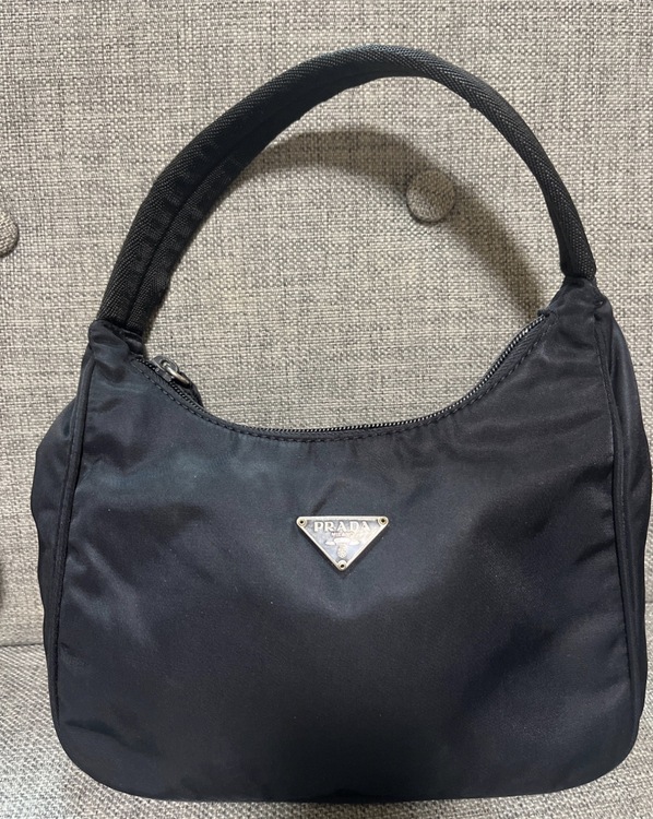 ルイヴィトン　アクセサリートレイ、財布　ディオール/キーケース　プラダ/ミニショルダーバッグ　グッチ/エナメルリュック（ブランドバッグ）の商品画像 - 査定依頼日：2026年10月4日 - 最高査定価格：100,000円