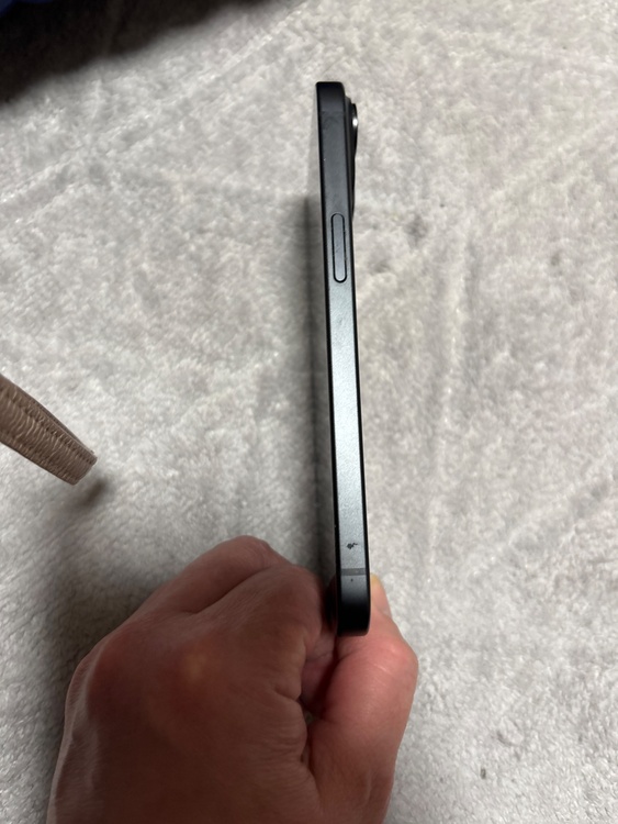 iPhone 15 128GB docomo（スマホ）の商品画像 - 査定依頼日：2026年3月6日 - 最高査定価格：100,000円