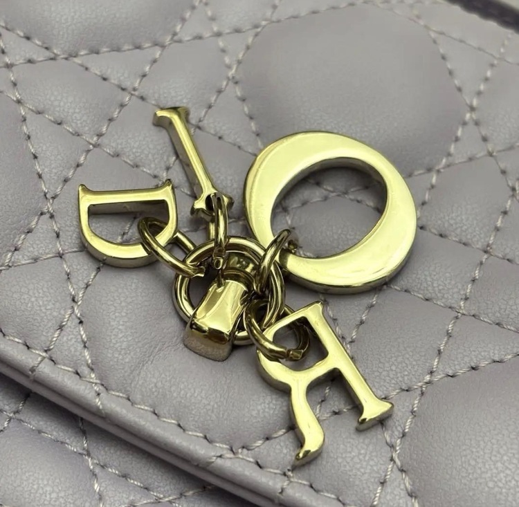 Dior ミニバッグ　S0980ONMJ_M401（ブランドバッグ）の商品画像 - 査定依頼日：2026年7月20日 - 最高査定価格：200,000円