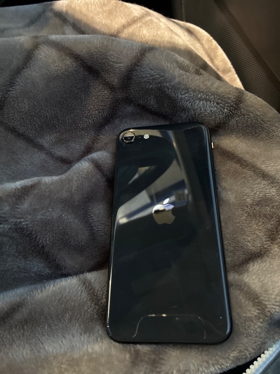 iPhone SE 第2世代（スマホ）の商品画像 - 査定依頼日：2026年4月13日 - 最高査定価格：10,000円