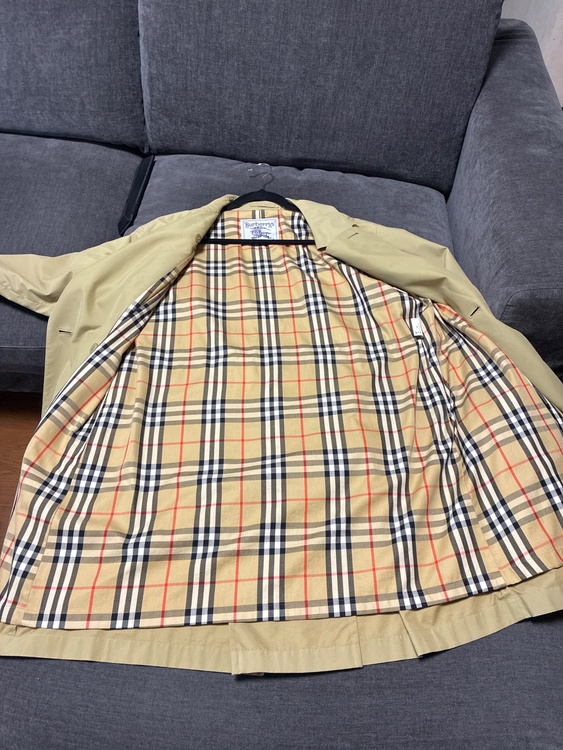 Burberry トレンチコート（古着・ファッション）の商品画像 - 査定依頼日：2026年4月1日 - 最高査定価格：10,000円
