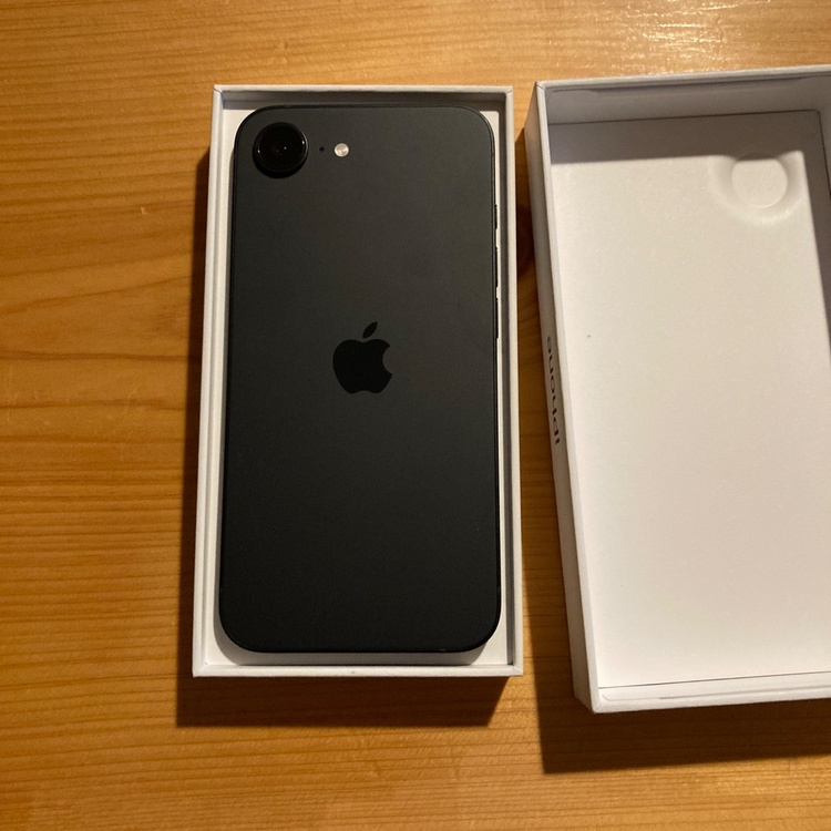 iPhone 17e 256GB Softbank（スマホ）の商品画像 - 査定依頼日：2026年5月9日 - 最高査定価格：70,000円